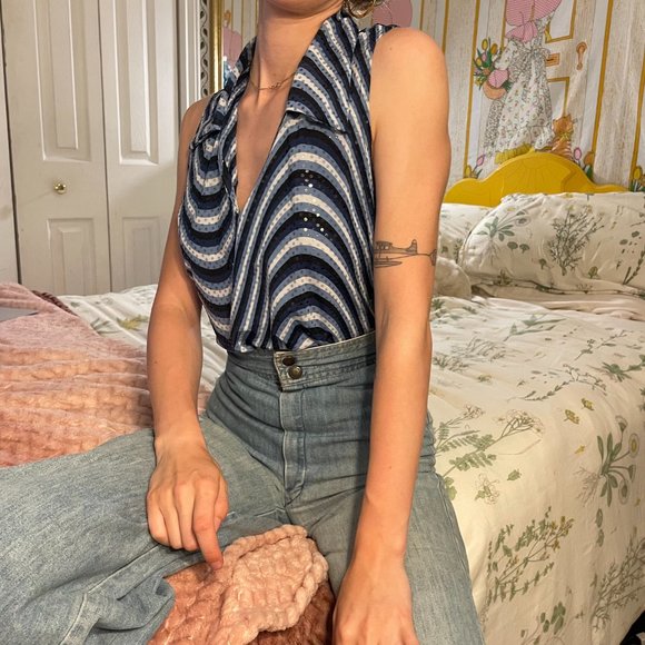 90s Psychedellic blue collared sleeveless blouse - Picture 7 of 14